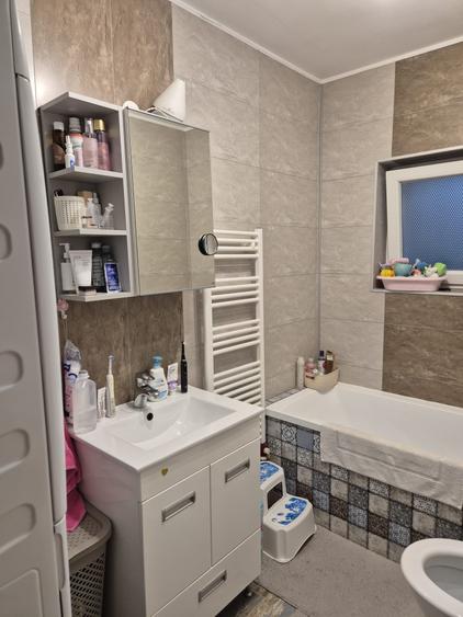Apartament cu 2 camere nedecomandat în Astra