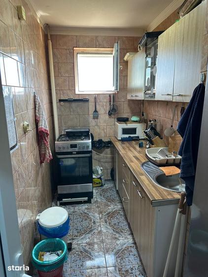 Apartament cu 4 camere semidecomandat, mobilat în Drumul Taberei