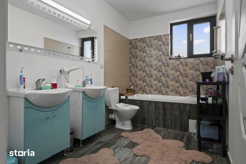 Casă cu 4 camere cu Teren 143 Mp în Corbeanca
