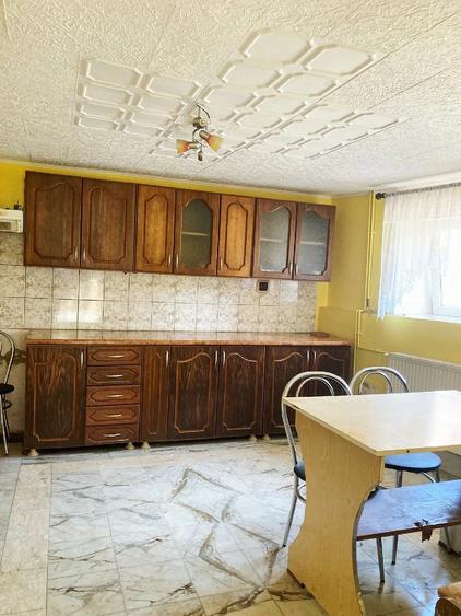 Casă cu 4 camere cu Teren 350 Mp în Central