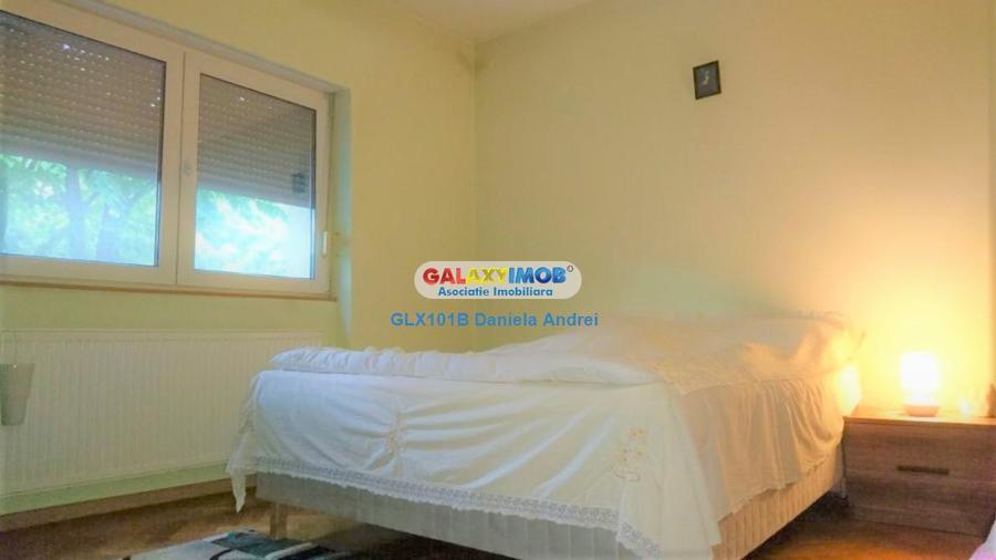 Apartament cu 3 camere decomandat, mobilat în Pajura