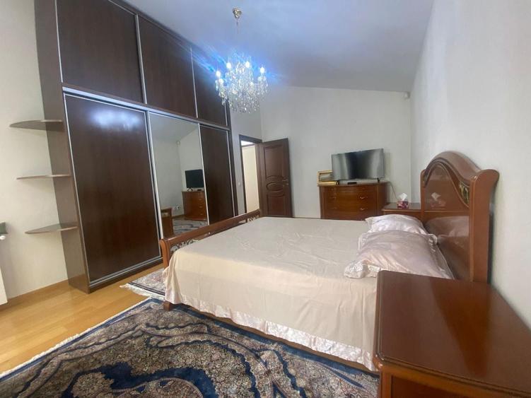 Casă individuală cu 6 camere cu Piscina în Iancu Nicolae