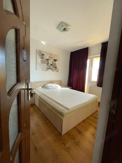 Apartament cu 3 camere semidecomandat în Medicină