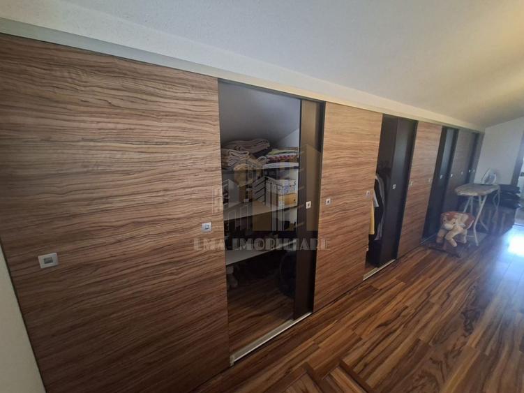 Casă individuală cu 10 camere cu Canalizare în Lunca Calnicului