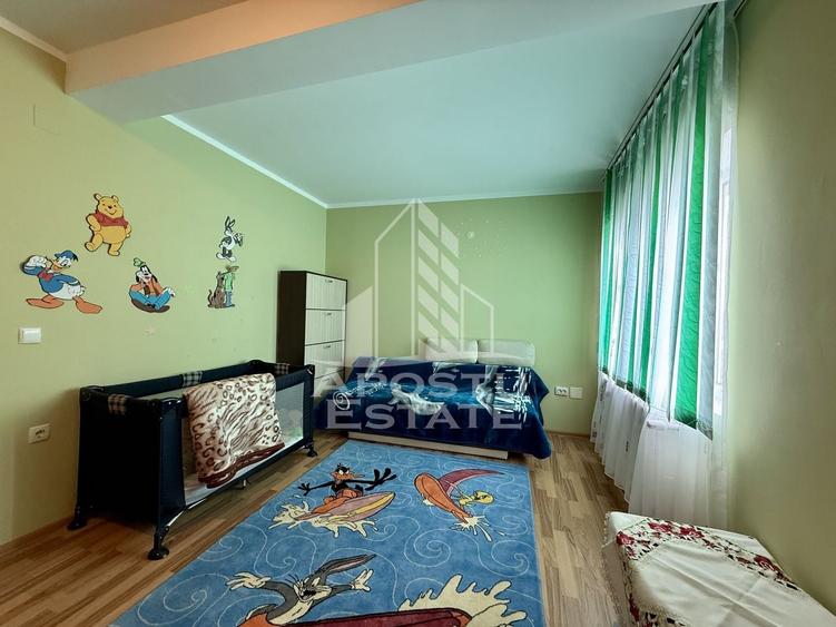 Casă individuală cu 6 camere cu Canalizare în Ghirodei