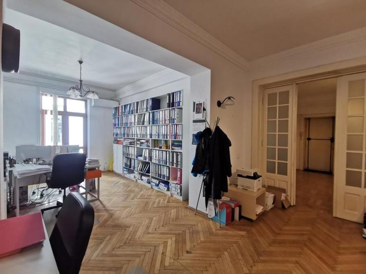 Spațiu comercial, de 115 mp, în P-ța Victoriei