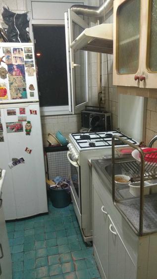 Apartament cu 4 camere semidecomandat în Drumul Taberei