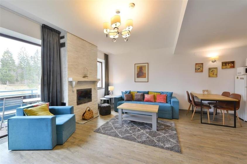 Apartament cu 3 camere decomandat, mobilat în Poiana Brașov