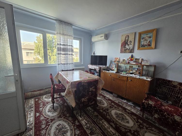 Apartament cu 2 camere nedecomandat în Mircea cel Bătrân