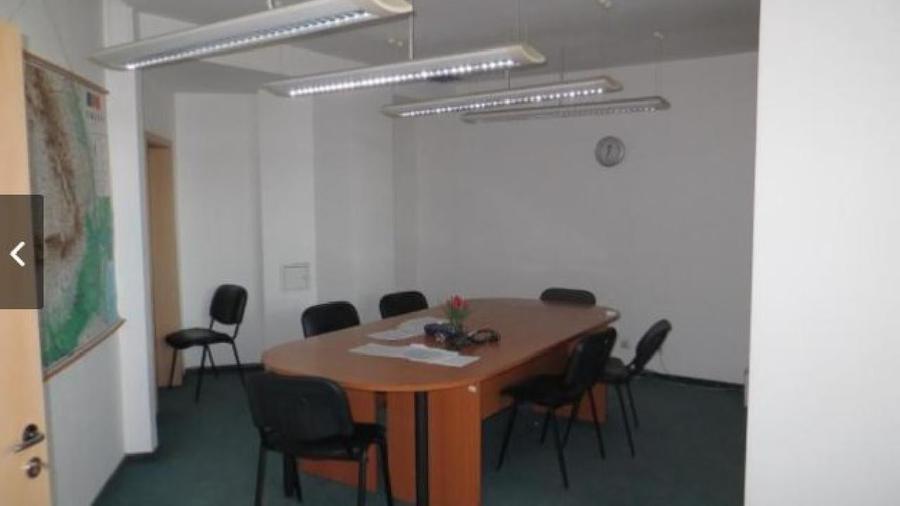 Spațiu comercial, în Răcădău