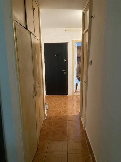 Apartament cu 3 camere decomandat în Exterior Vest