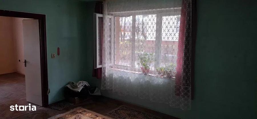 Apartament cu 2 camere nedecomandat în Piața Armatei