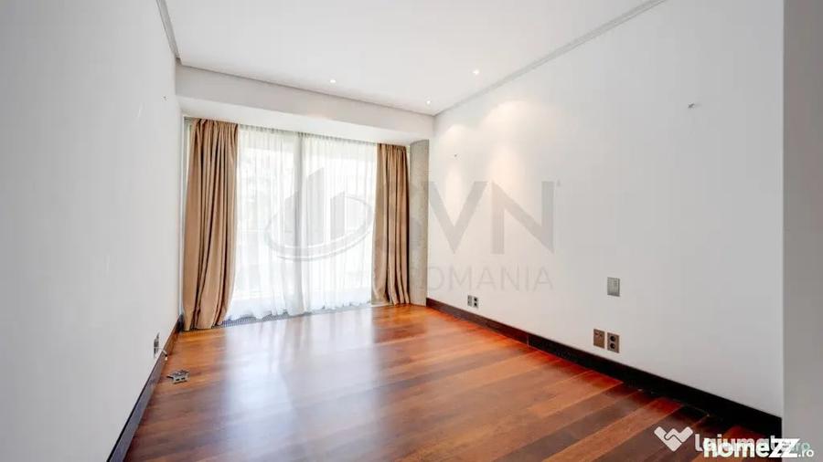 Apartament cu 4 camere decomandat în Primăverii