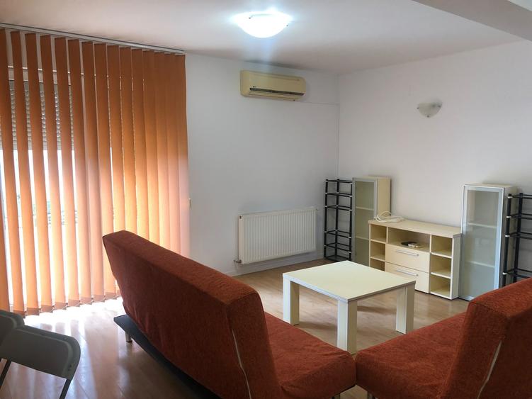 Casă cu 3 camere cu Canalizare în Boreal