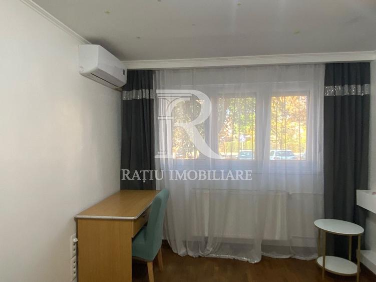 Garsonieră decomandată, mobilată în Rogerius