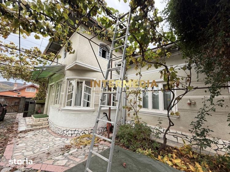 Casă cu 6 camere cu Teren 2709 Mp în Ighiu