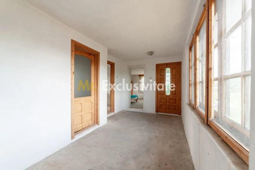 Casă cu 5 camere cu Teren 1093 Mp în Domnești