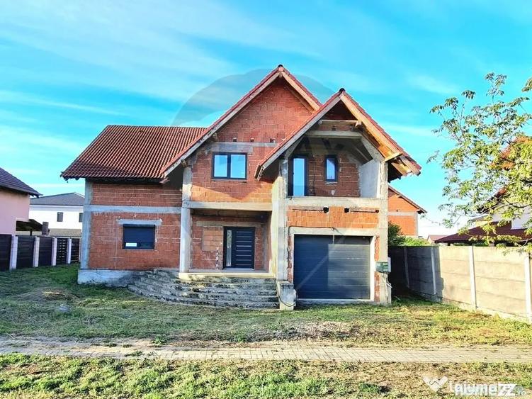 Casă cu 4 camere cu Teren 517 Mp în Vladimirescu