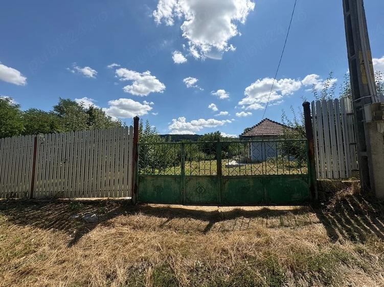 Teren de 1400 mp, în Răducăneni
