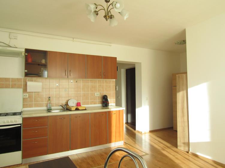 Apartament cu 2 camere decomandat, mobilat în Cedonia