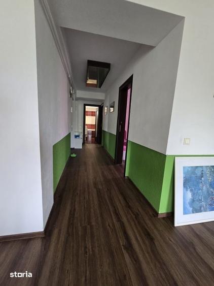 Apartament cu 4 camere în Progresul
