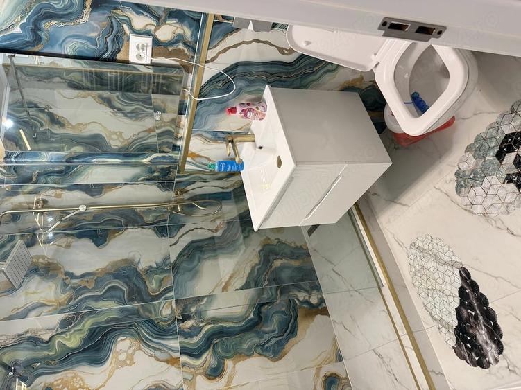 Apartament cu 4 camere decomandat în Central
