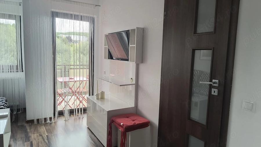 Apartament cu 2 camere semidecomandat în Florești