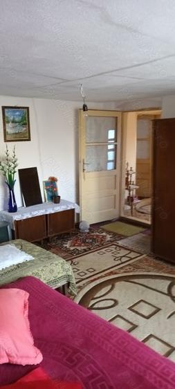Casă cu 4 camere cu Teren 1184 Mp în Central