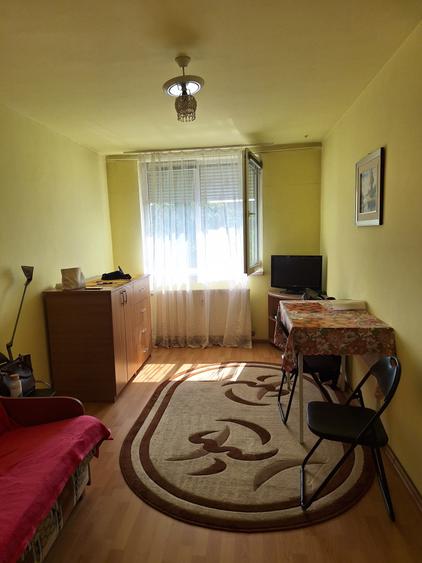 Apartament cu 2 camere semidecomandat, mobilat în Valenta