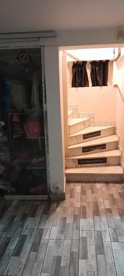 Casă individuală cu 12 camere cu Canalizare în P-ța Muncii
