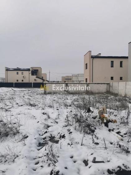 Teren de 432 mp, în Pielești