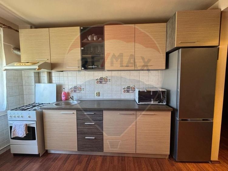 Apartament cu 2 camere semidecomandat în Miorița