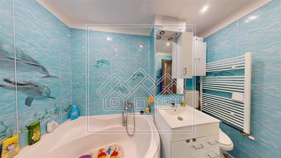 Apartament cu 3 camere decomandat în Mihai Viteazul