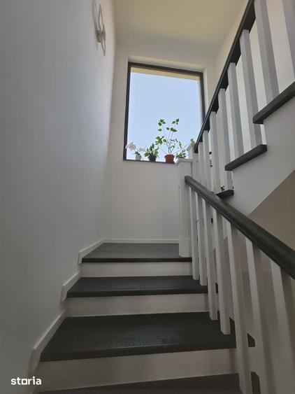 Casă cu 4 camere cu Teren 412 Mp în Florești