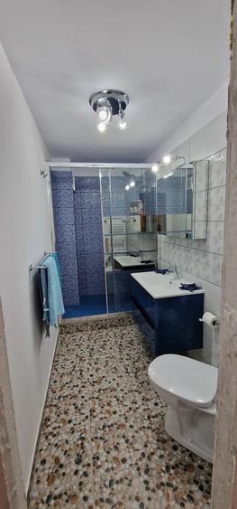 Apartament cu 3 camere decomandat în Cantacuzino