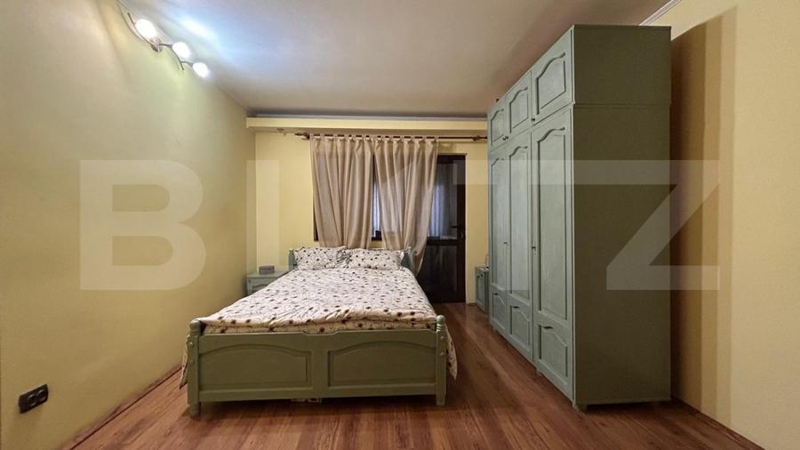 Apartament cu 3 camere decomandat, mobilat în Micro 20