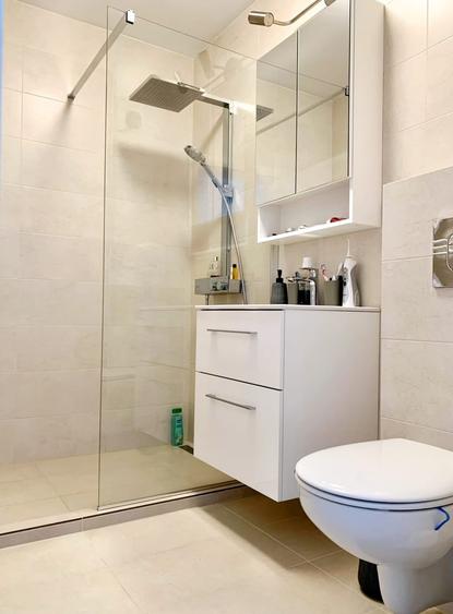 Apartament cu 3 camere semidecomandat, mobilat în Florești