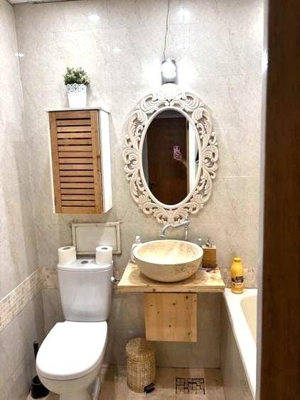 Apartament cu 3 camere decomandat, mobilat în Titan