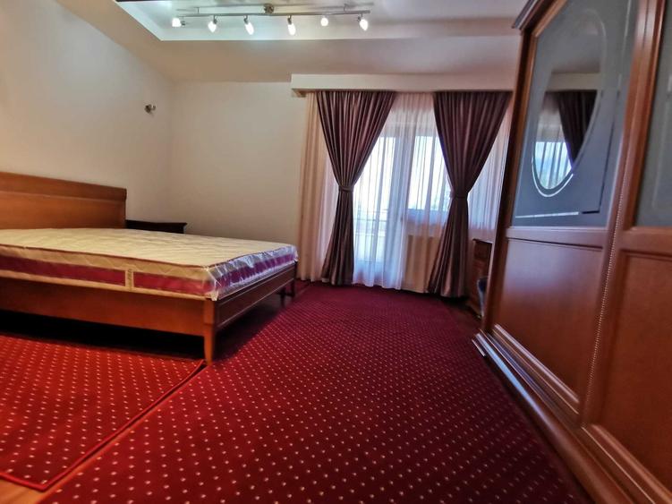 Casă cu 4 camere cu Teren 2600 Mp în Bucium