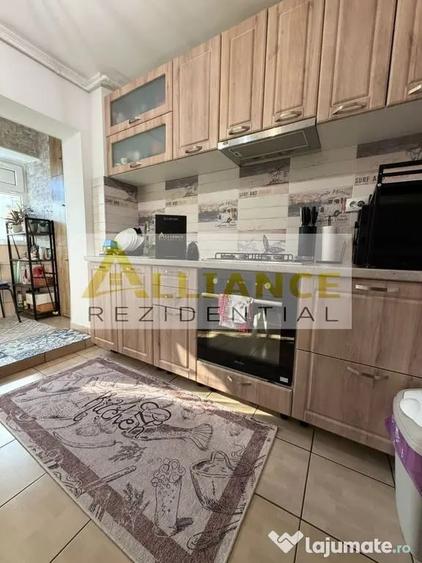 Apartament cu 4 camere decomandat în Exterior Vest