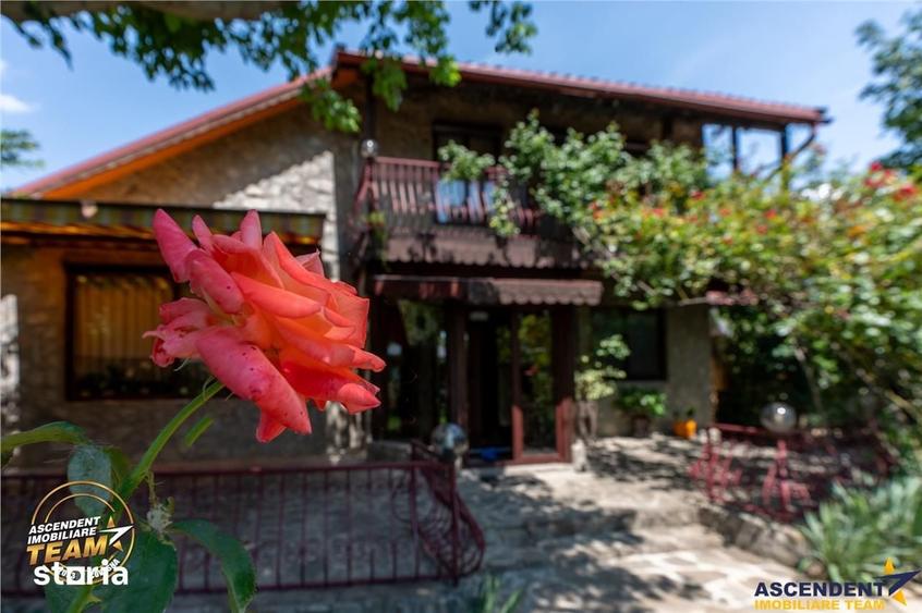 Casă cu 5 camere cu Teren 893 Mp în Dudu