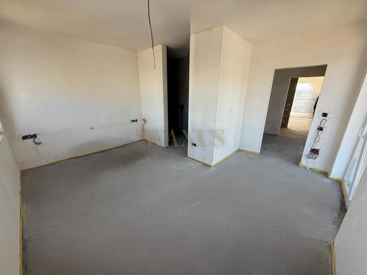 Duplex cu 4 camere cu Canalizare în Sub Coastă