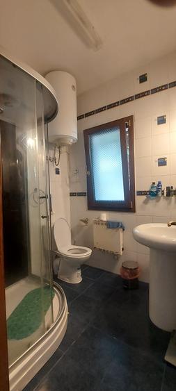 Casă cu 4 camere cu Canalizare în Energiei