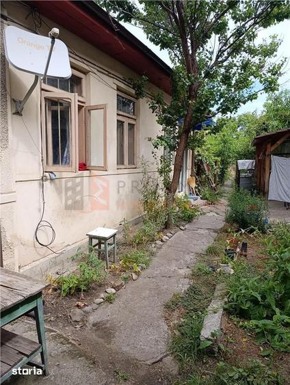 Casă cu 3 camere decomandat cu Teren 418 Mp în Central