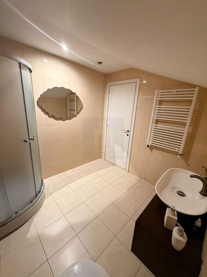 Casă individuală cu 6 camere cu Piscina în Nord