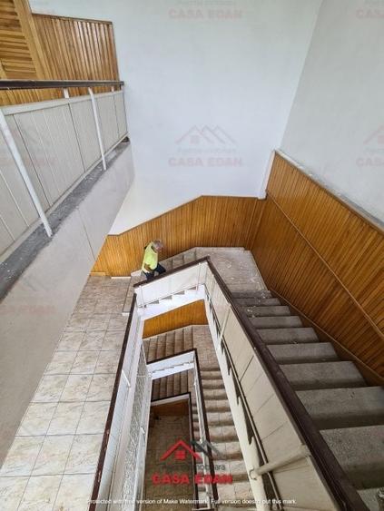 Birou, de 4,471 mp, în Central