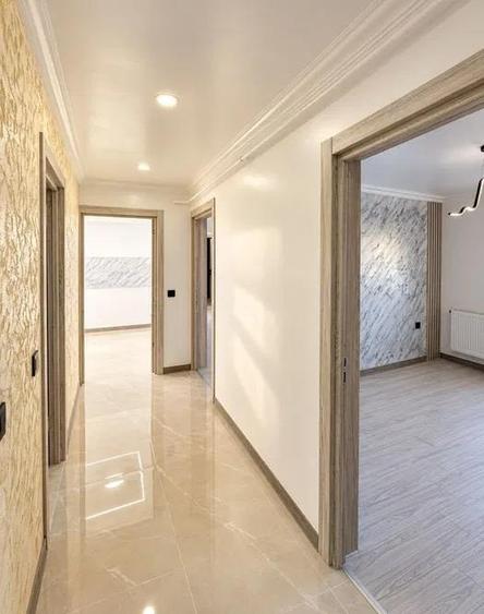 Apartament cu 4 camere decomandat în Apollo