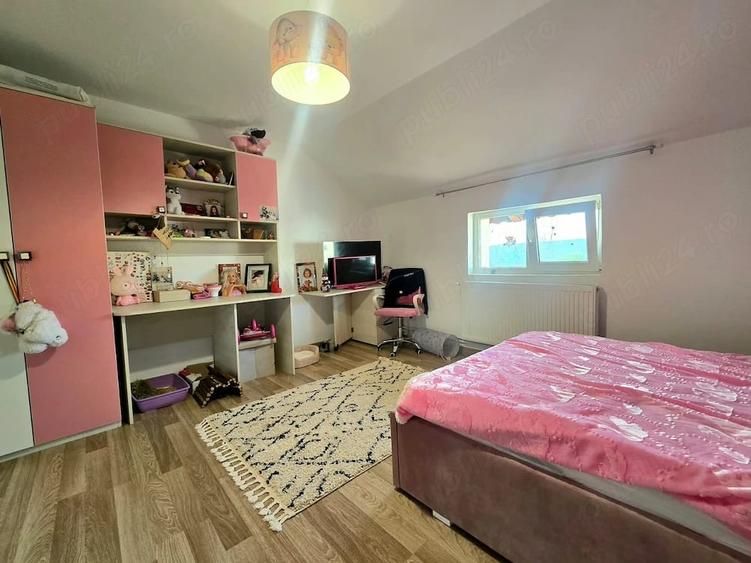 Casă cu 4 camere cu Teren 1763 Mp în Bucovina