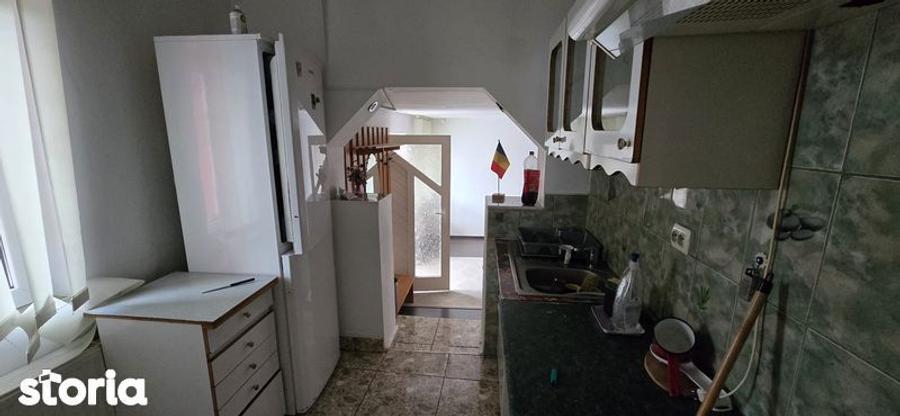 Casă cu 4 camere cu Teren 184 Mp în Central