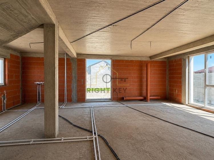 Casă individuală cu 4 camere cu Canalizare în Clinceni
